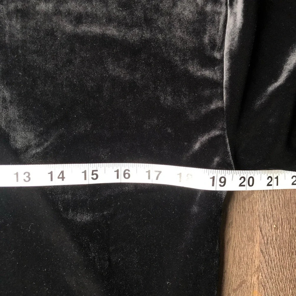 Spanx Velvet Half-Zip Sweatshirt Black Size Medium Stretch Easy - Picture 8 of 9